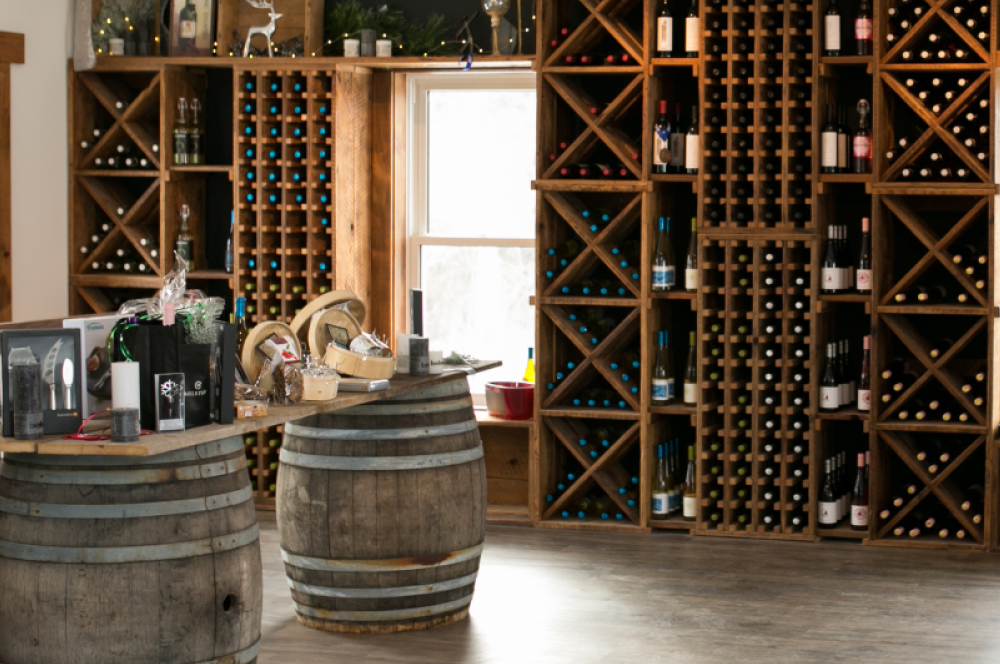 Maelstrom-Winery-_-Kildonan-House-Bed-and-Breakfast-Goderich,-bayfeild